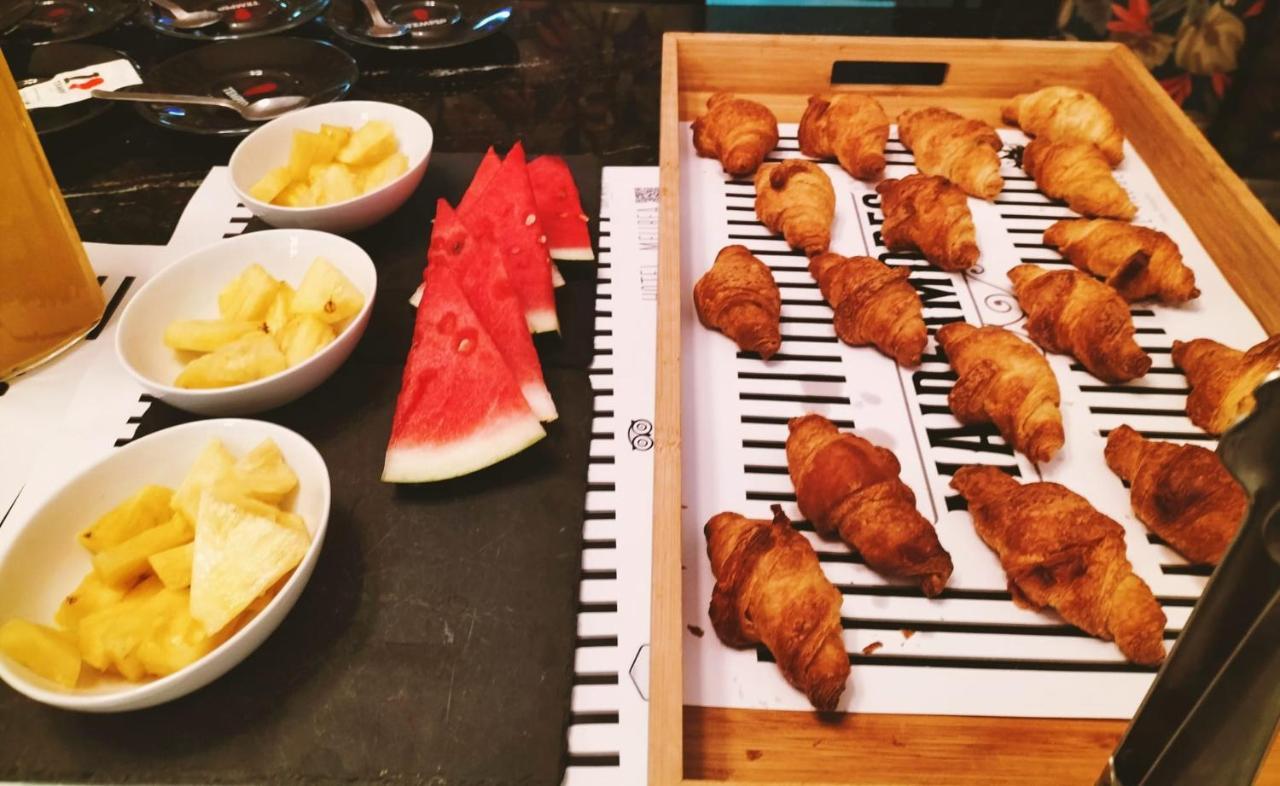Hostal Erasmus By Gaiarooms Salamanca Ngoại thất bức ảnh